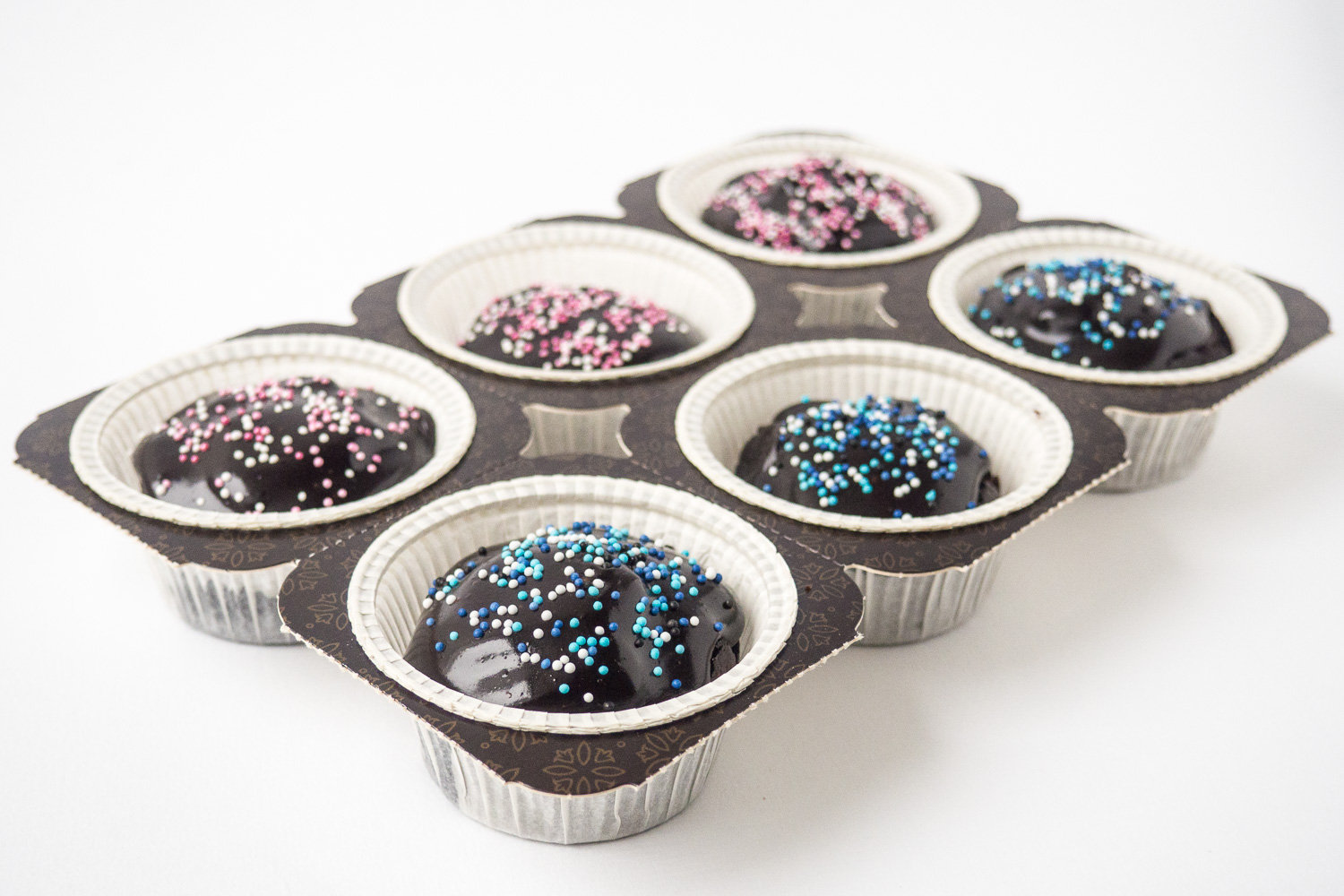 12 Muffin baking cups + 2 Trays