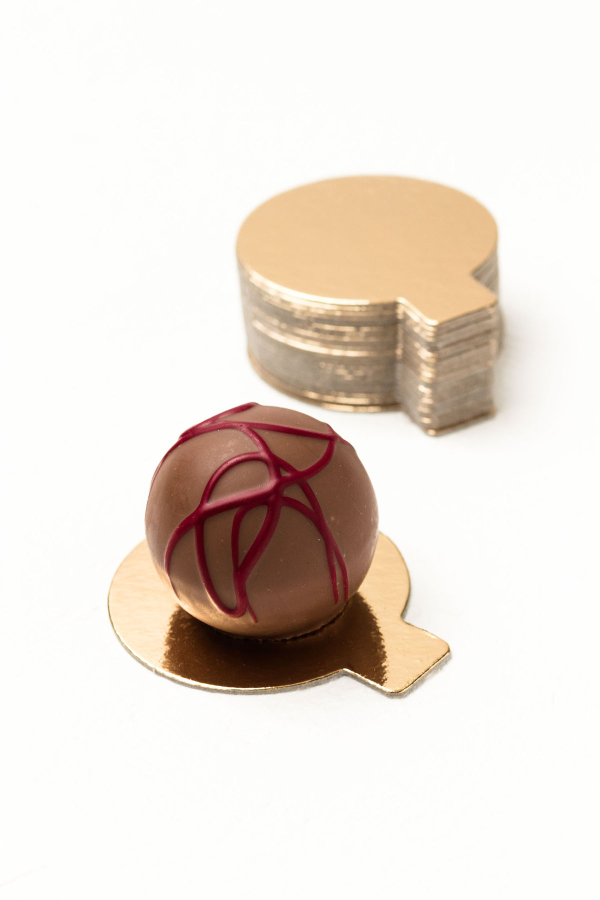 Cake board with tab Gold • Ø 6 cm round